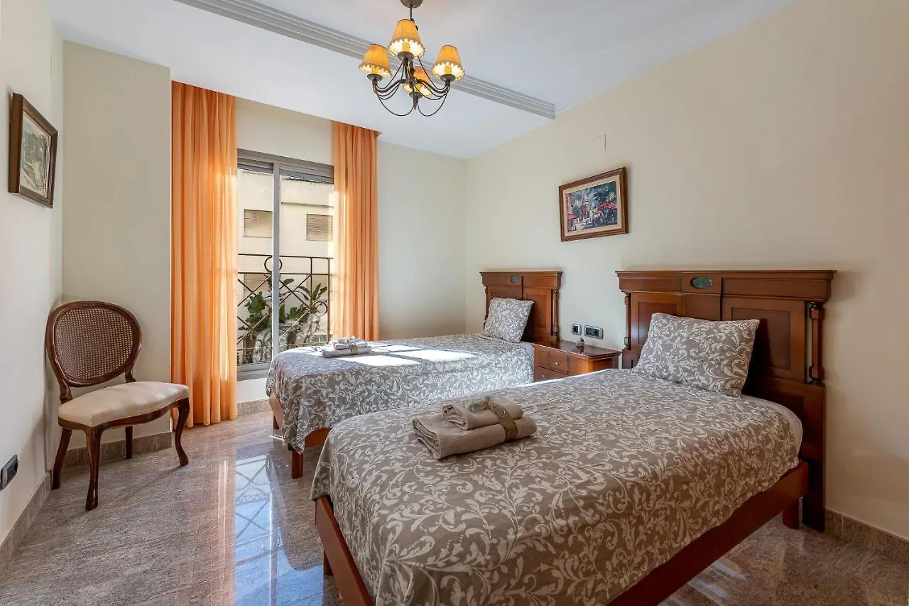 797 Holiday Rentals - Bellagio: Beachfront Elegance with Indoor & Outdoor Pools Benalmadena 0*,