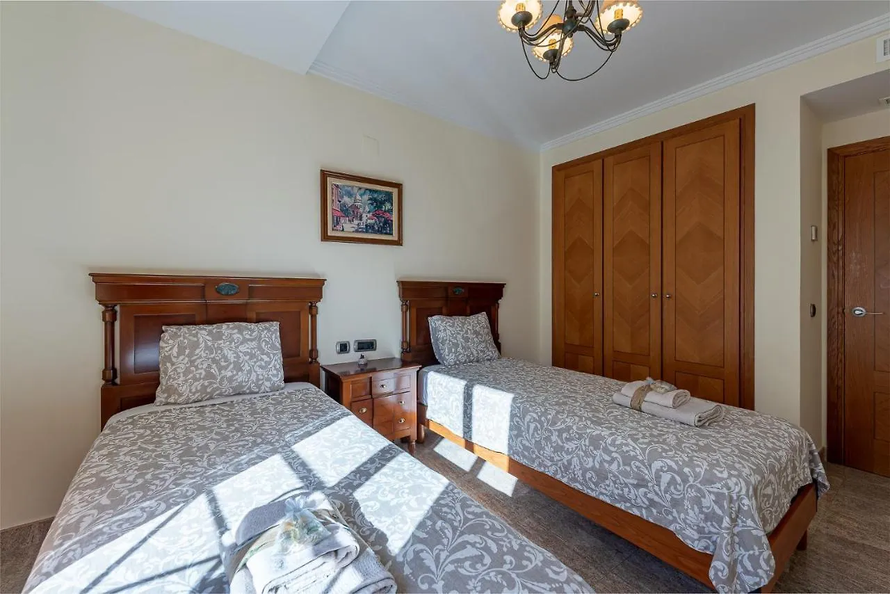 797 Holiday Rentals - Bellagio- Elegante Piso Para 6 A 1 Min De La Playa, Con Piscina Interior Y Exterior, Spa Con Jacuzzi 베날마데나코스타 아파트